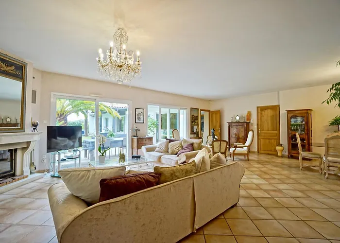 Tres Belle Avec Piscine بياريتز