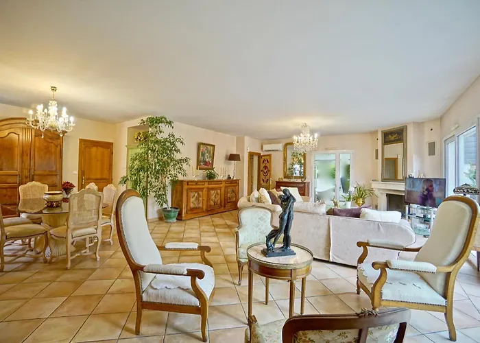 Tres Belle Avec Piscine *